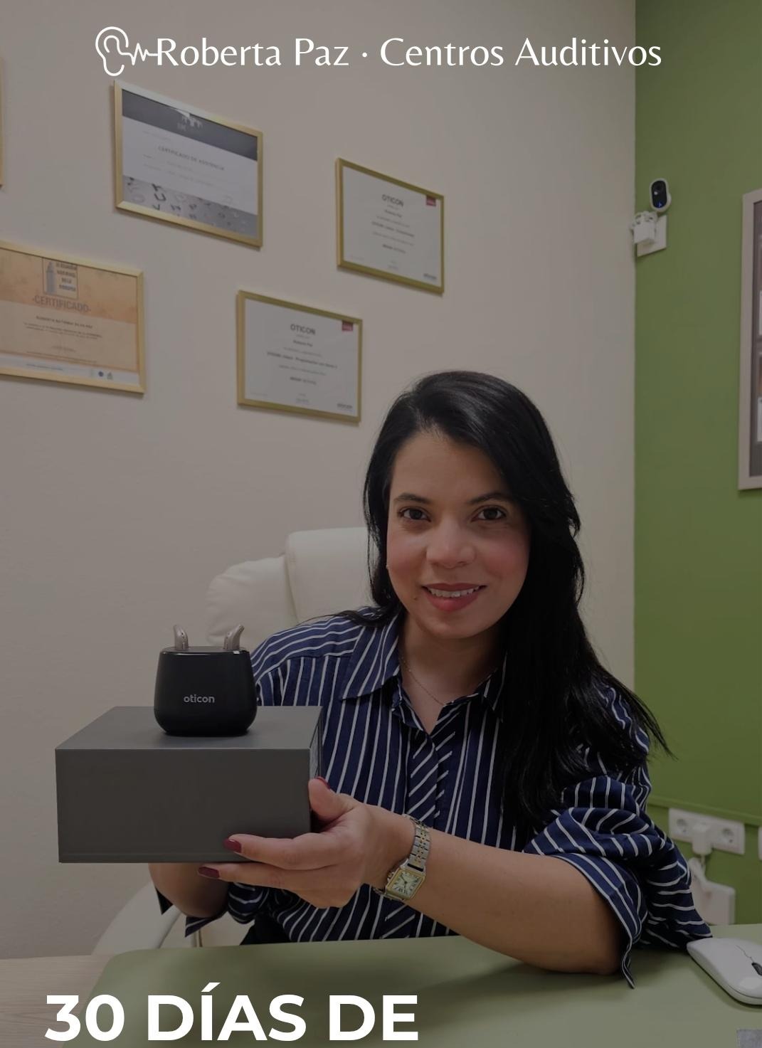 Roberta Paz con audífonos Oticon en su centro de A Coruña